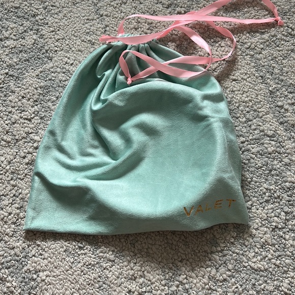 Valet Studio Annalise Headband in Black - Picture 9 of 9